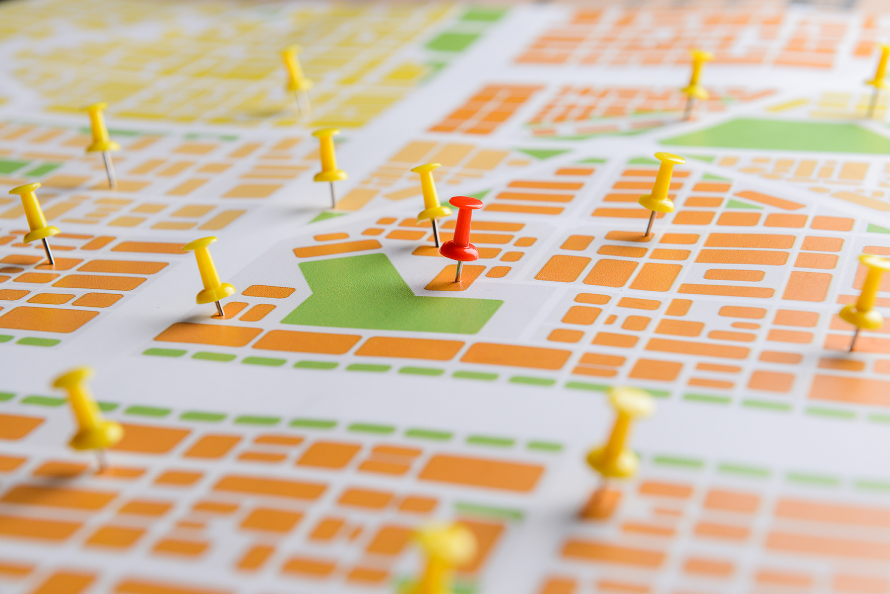 Plan mit Stecknadeln